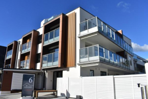6 on Adams, Mt Maunganui